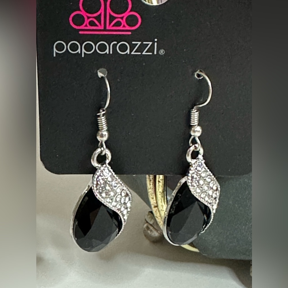 Paparazzi Costume Jewelry Earings NWT